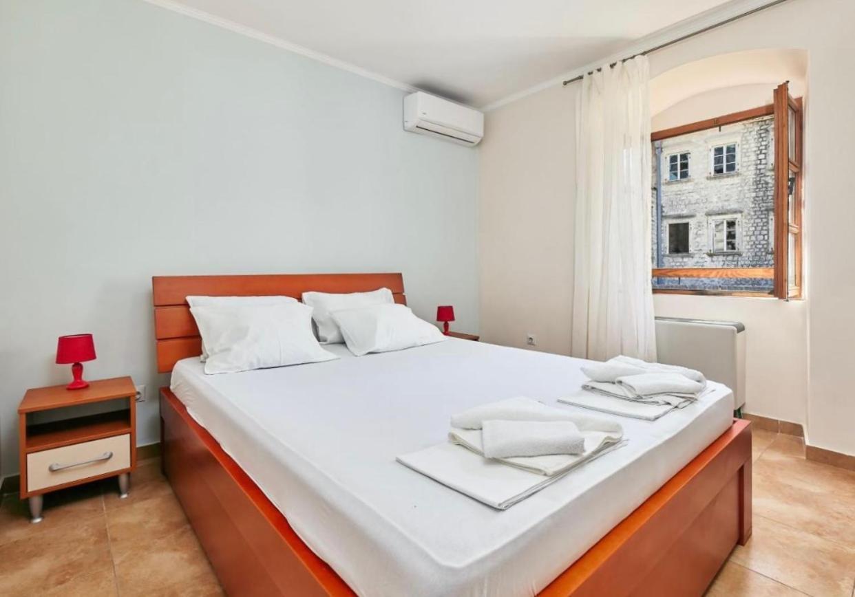 Apartments Barba Kotor Bagian luar foto