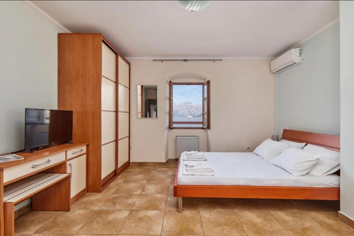 Apartments Barba Kotor Bagian luar foto