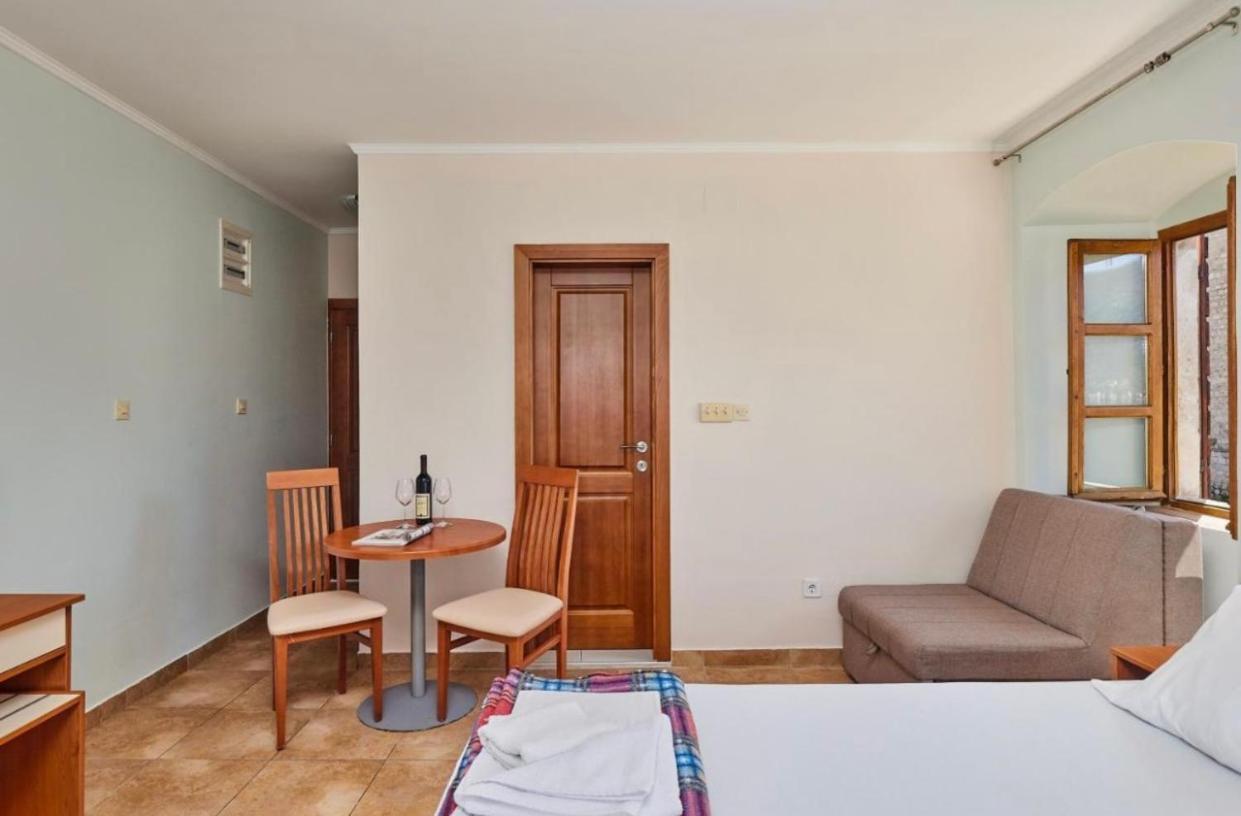 Apartments Barba Kotor Bagian luar foto