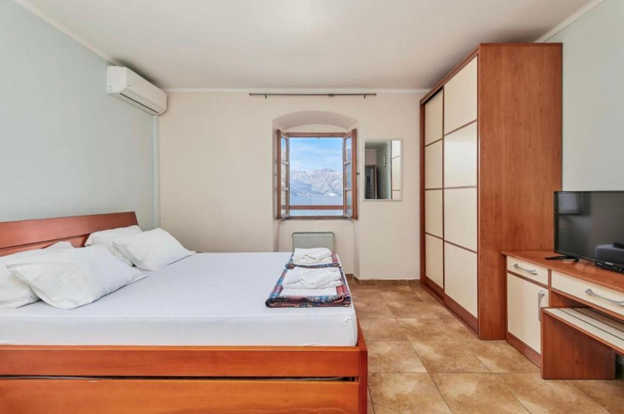 Apartments Barba Kotor Bagian luar foto