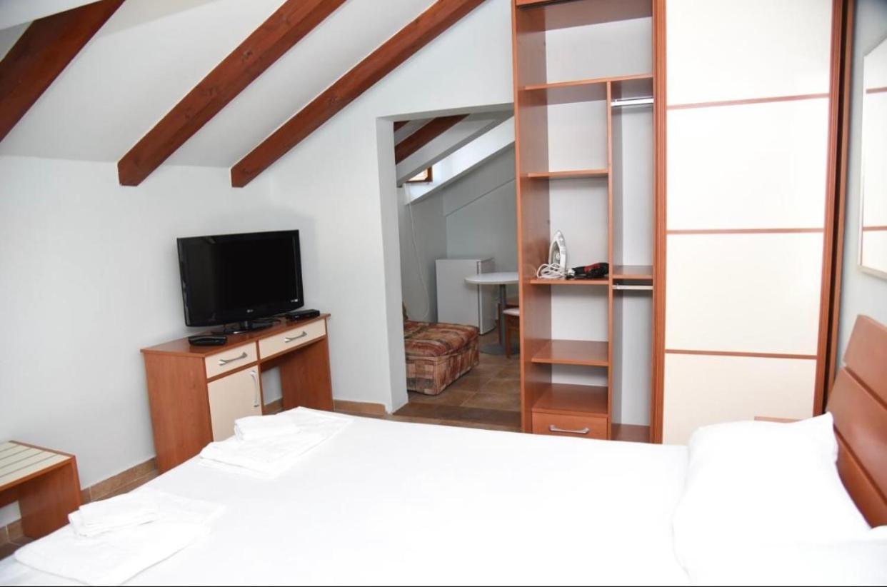 Apartments Barba Kotor Bagian luar foto