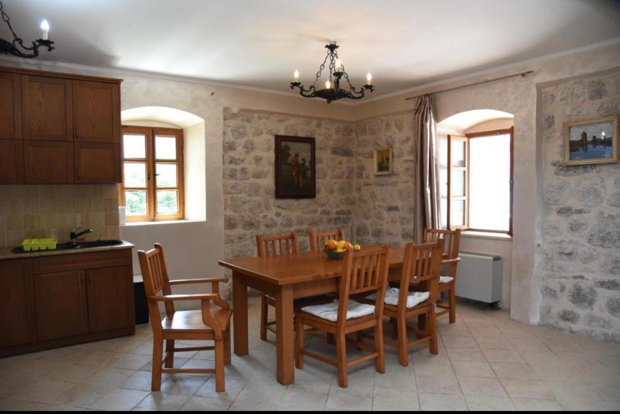 Apartments Barba Kotor Bagian luar foto