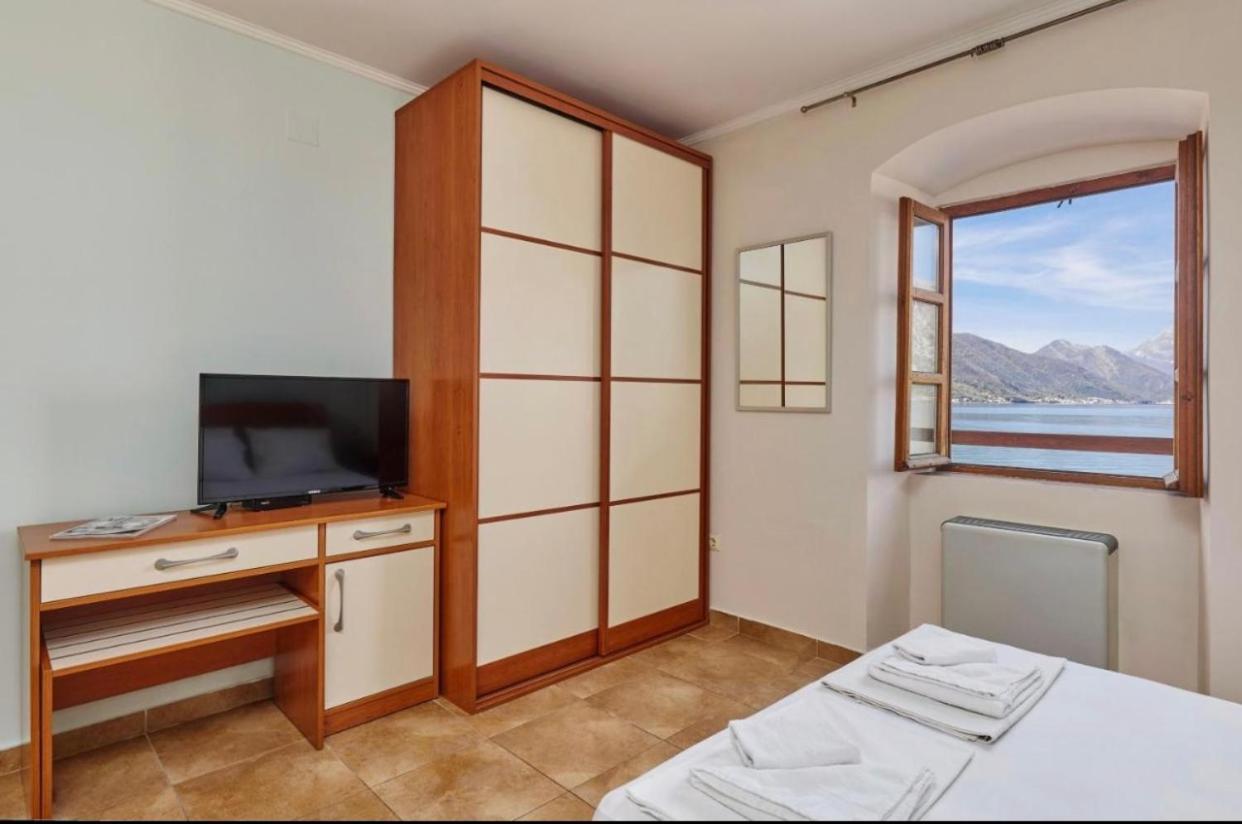 Apartments Barba Kotor Bagian luar foto